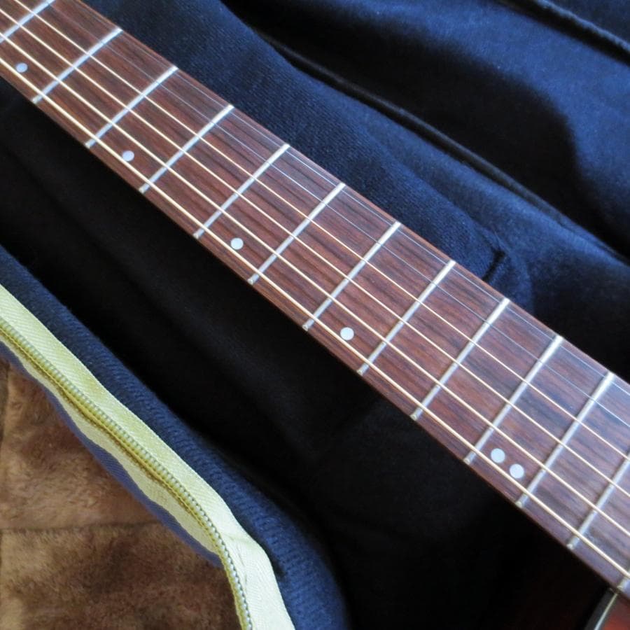 K.Yairi　弦高低く引きやすくトップ単板アコギ