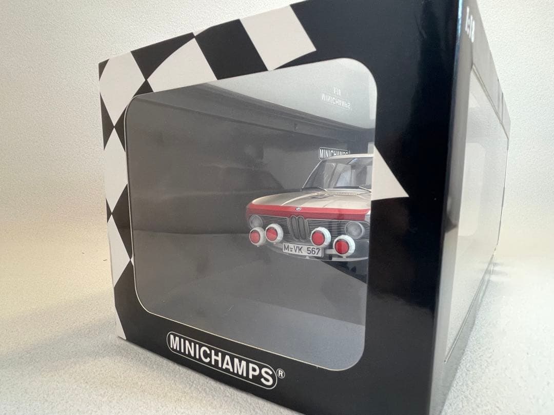 ミニチャンプス社製 1/18  1800 TiSA