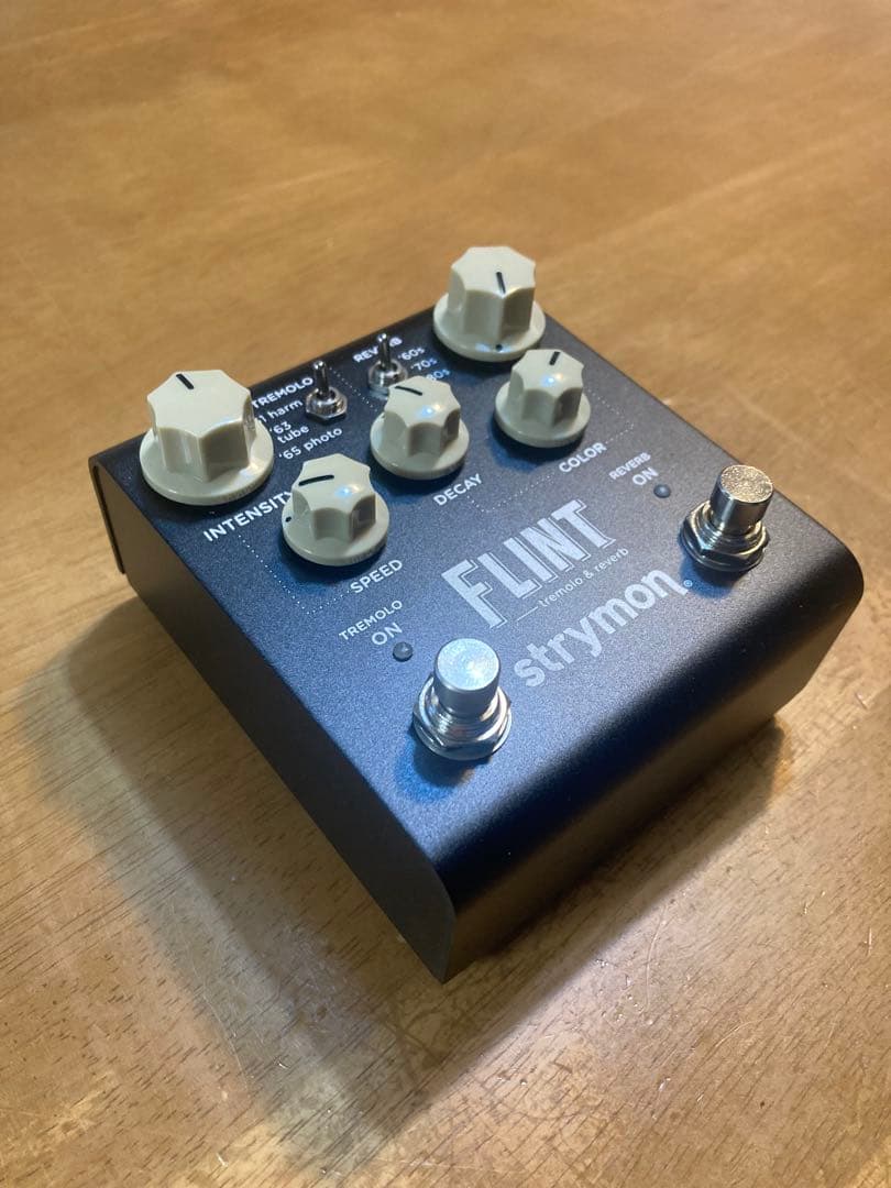 【美品値下げ】Strymon FLINT V2 Tremolo & Reverb