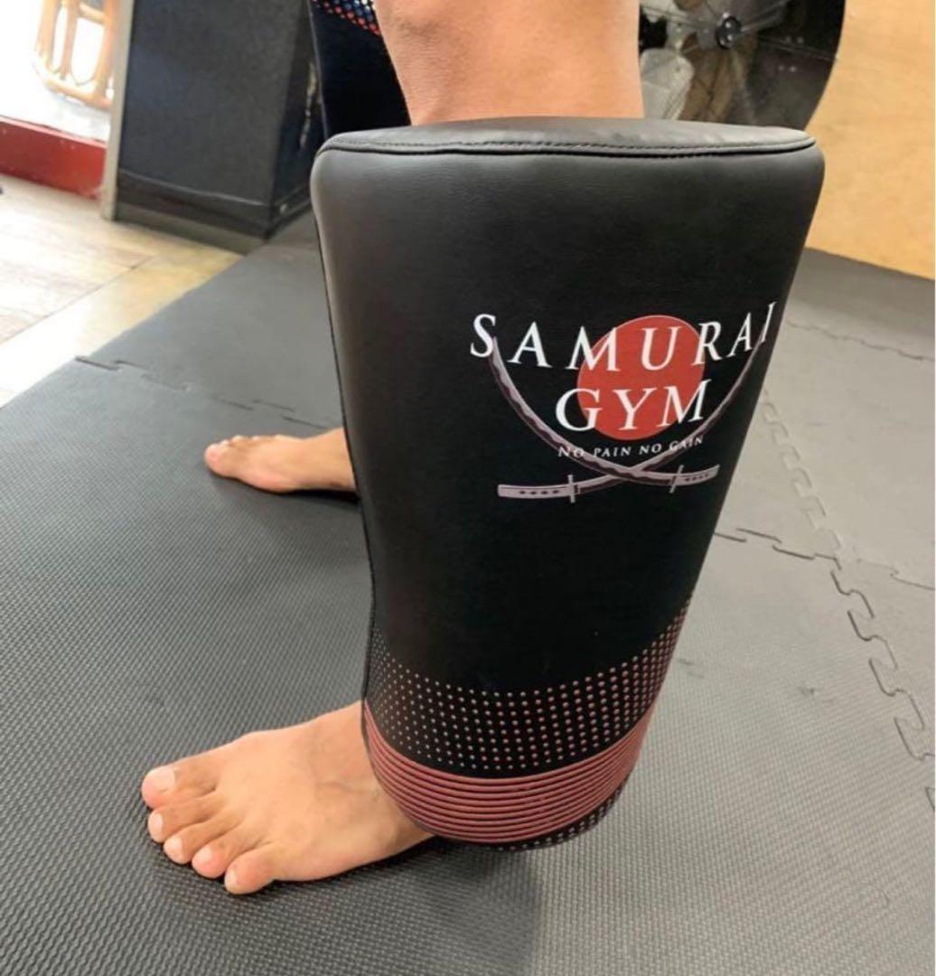 カーフキックミット ダブル左右利用できます