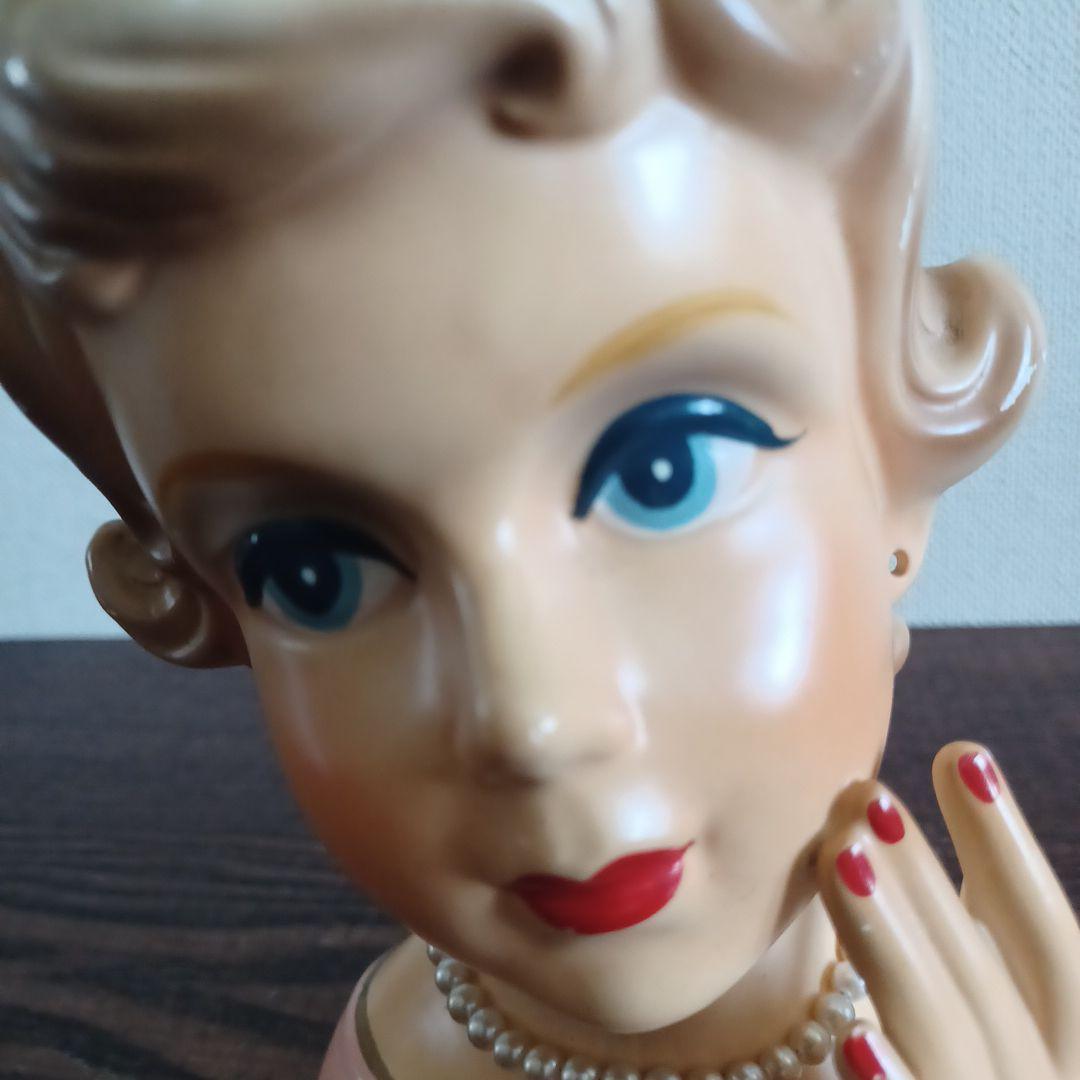 ビンテージ レディヘッドベース 陶器製の置物　ピンクのドレスに頬に手を添えた女性