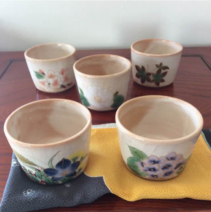 清水焼 とうあん(白掛五草花)    蕎麦猪口