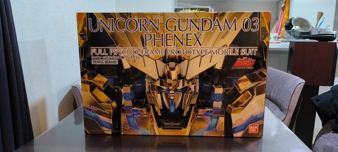 ガンプラ　機動戦士ガンダムUC ユニコーンガンダム3号機　フェネクス　1/60