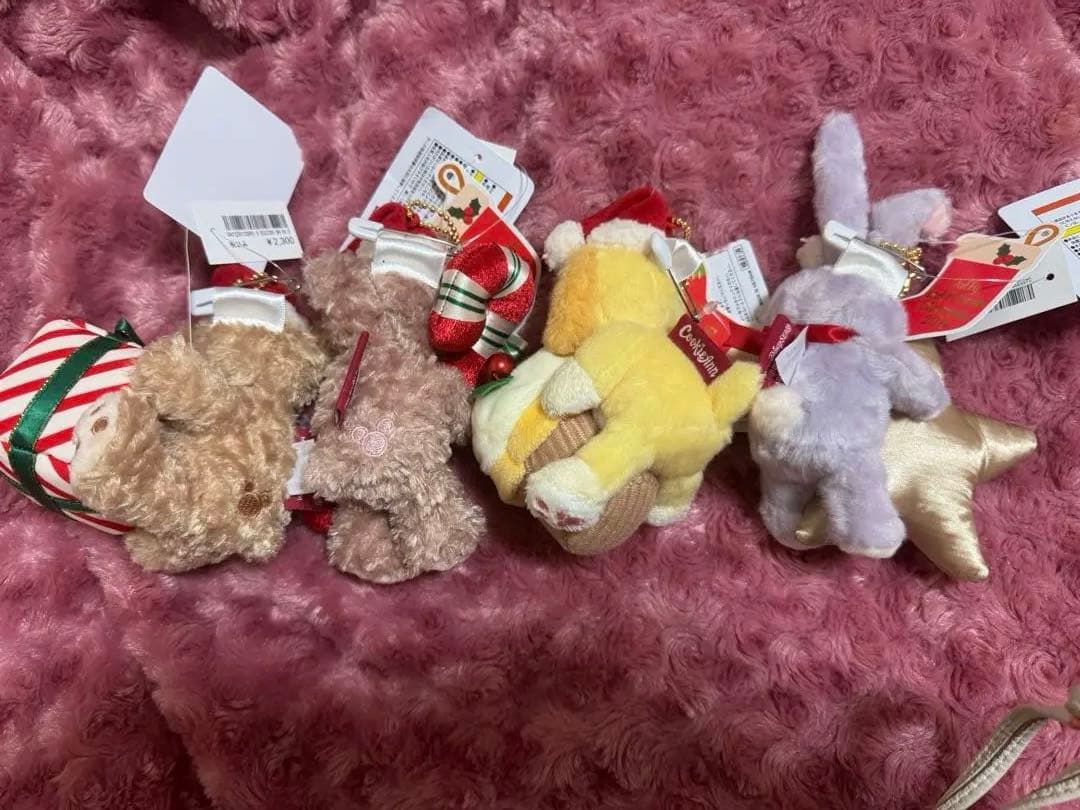 【新品未使用】ダッフィー&フレンズ 2021年クリスマス ぬいぐるみバッジセット