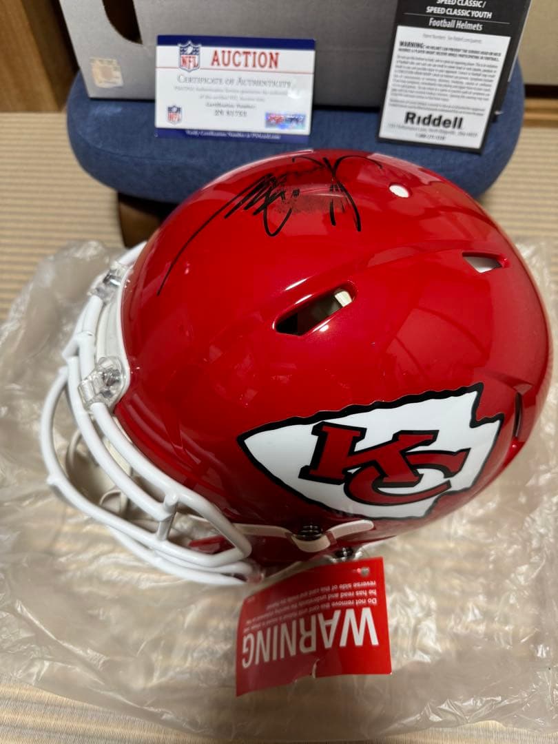 カンザスシティ・チーフスオーセンティック ヘルメット マーカス・アレンサイン入り