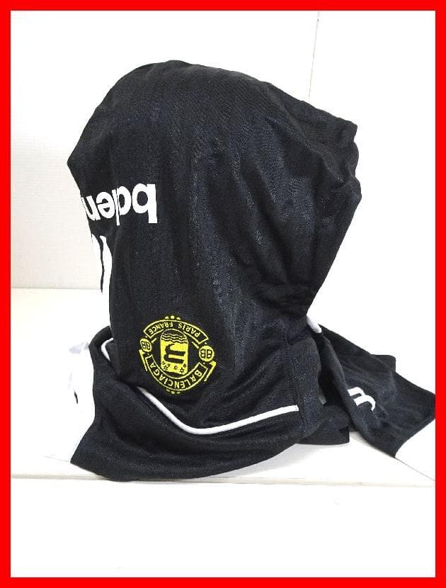 バレンシアガ　サッカーフードスカーフ　サッカーロゴ　中古　Mイ-323