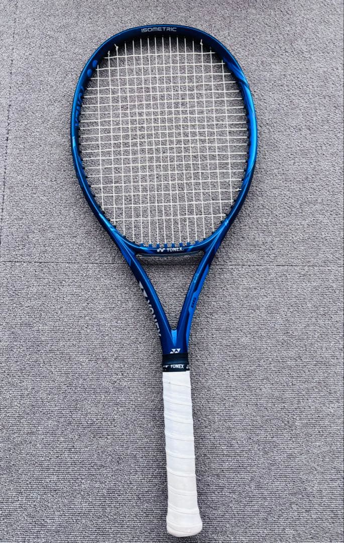 ヨネックス　テニスラケット　EZONE98
