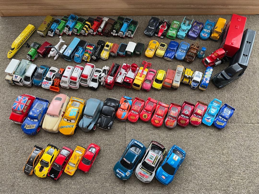 トミカ　まとめ　大量　約80台　カーズ　トーマス他