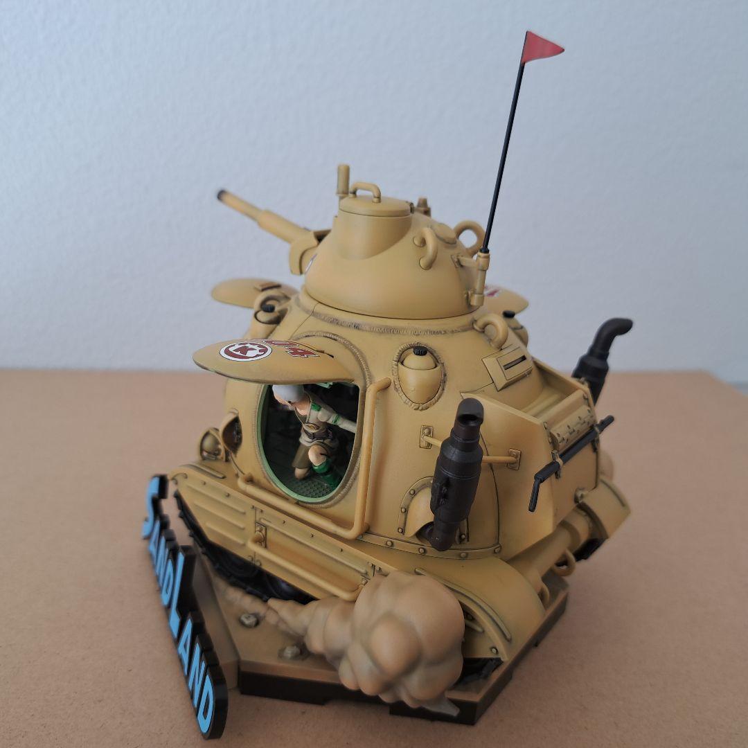 サンドランド国王軍戦車隊104号車　バンダイ1/35 プラモデル完成品