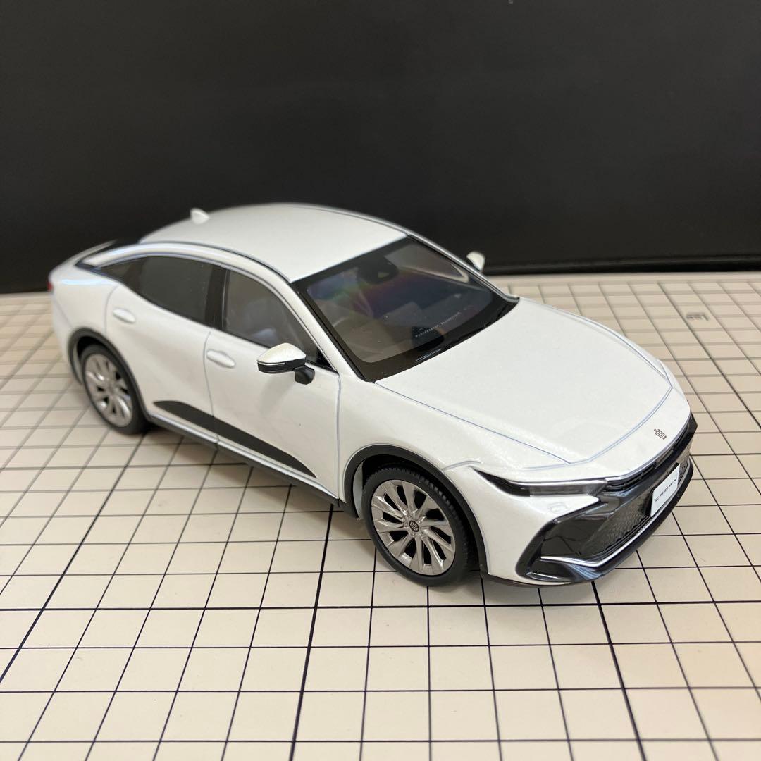 トヨタ クラウン クロスオーバー カラーサンプル プレシャスホワイトパール