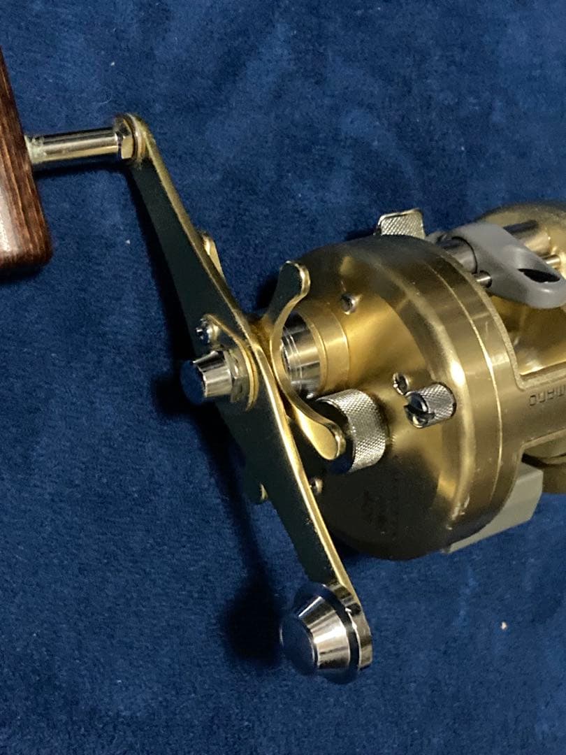 シマノ カルカッタ　小舟　401 左ハンドル