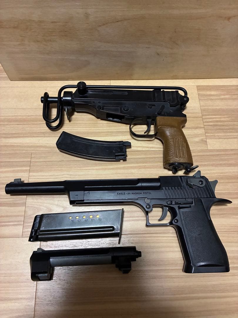 東京マルイvz61 スコーピオン　固定ガスガン デザートイーグル　2丁セット