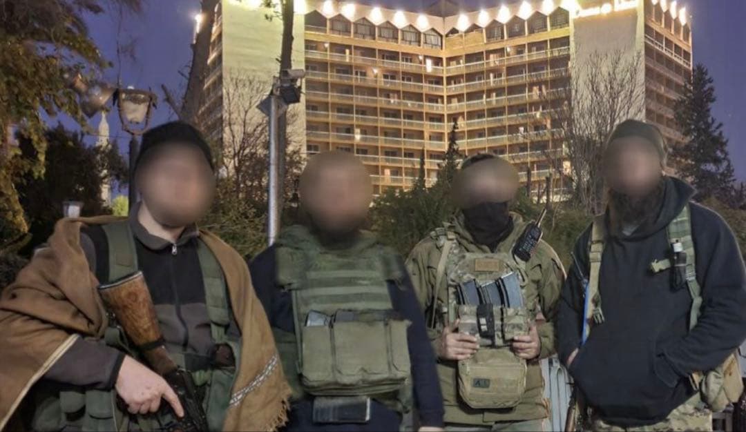 【セット装備】10's-20's シリア義勇兵装備