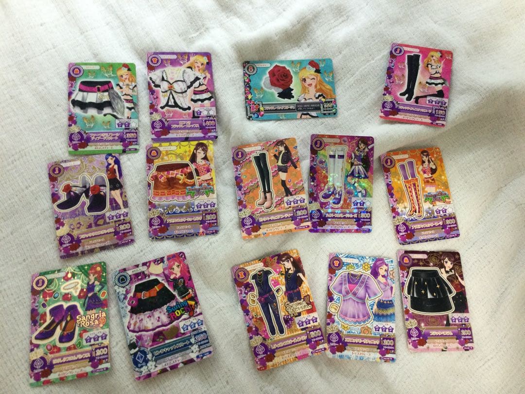 アイカツカード（旧アイカツ、アイカツスターズなど）まとめ売り　100枚以上