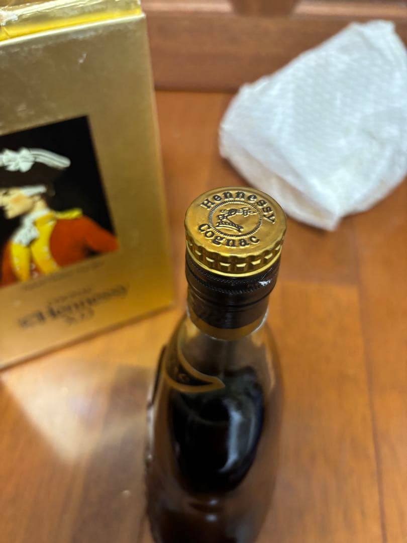 Hennessy XO コニャック 金色の箱入り　古酒