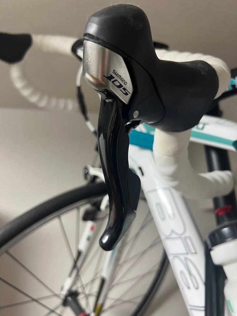 Bianchi ロードバイク カーボン美品　ホワイト/ターコイズ