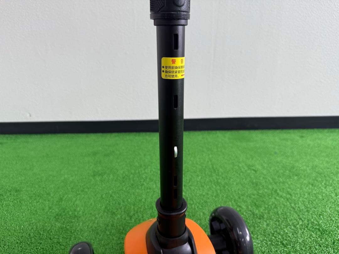 未使用品 ランボルギーニ 三輪キックスクーター｜着脱式シート付き・高さ調整可能