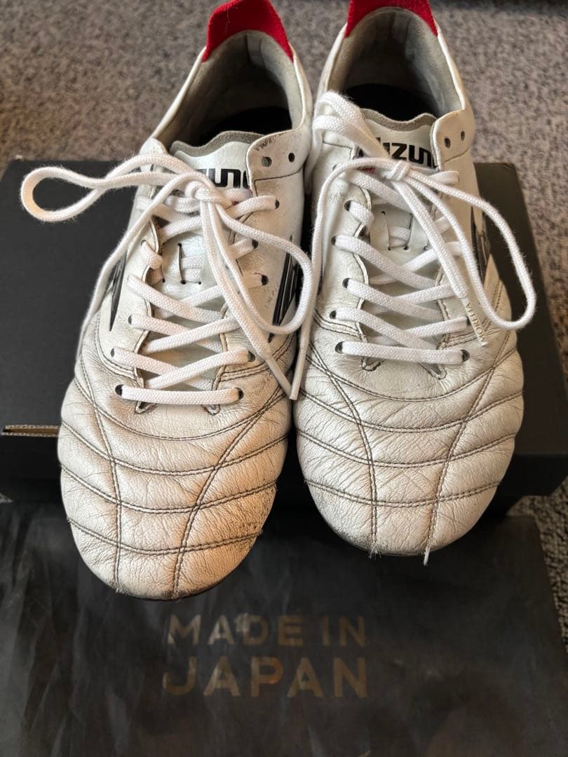 ミズノ　モレリアネオ4 25.5