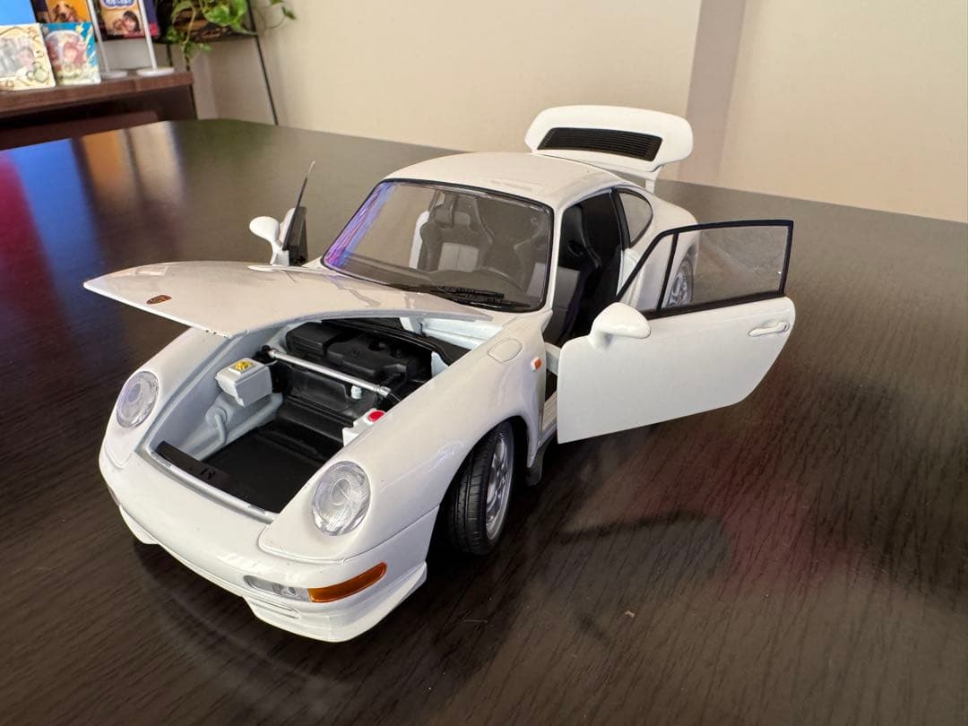UTモデル　ポルシェ911 カレラRS 1/18サイズ