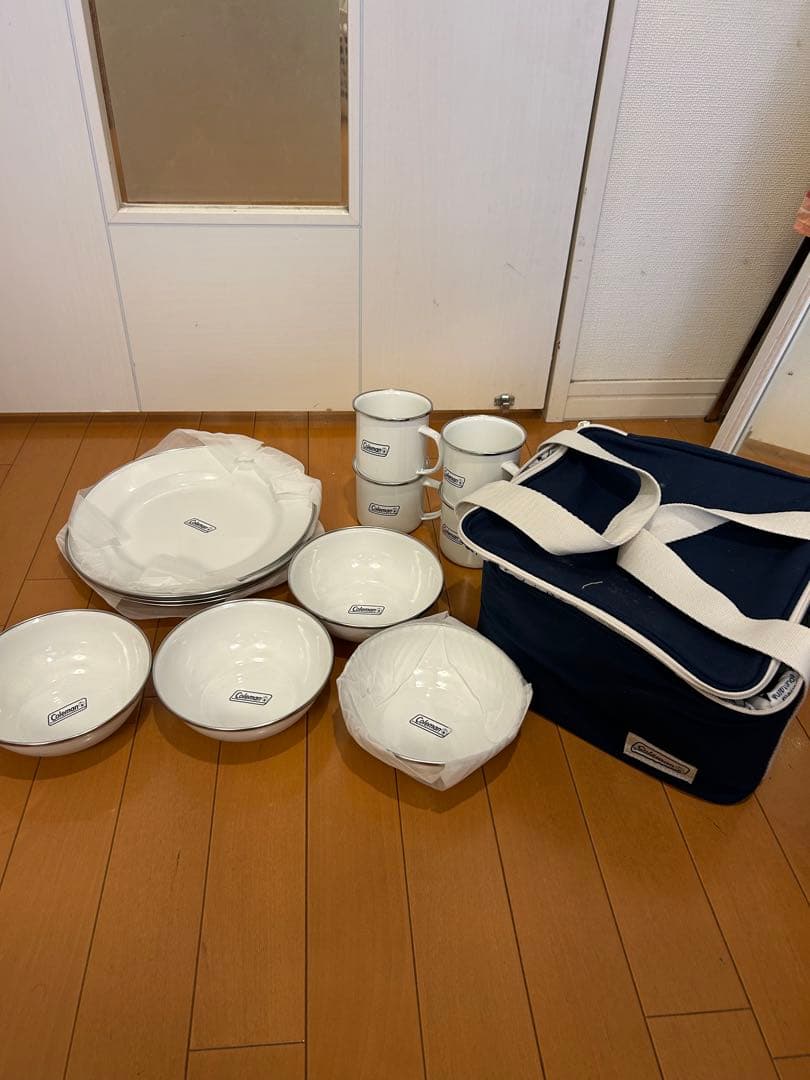 Colemanアウトドア食器セット ホワイト ネイビー