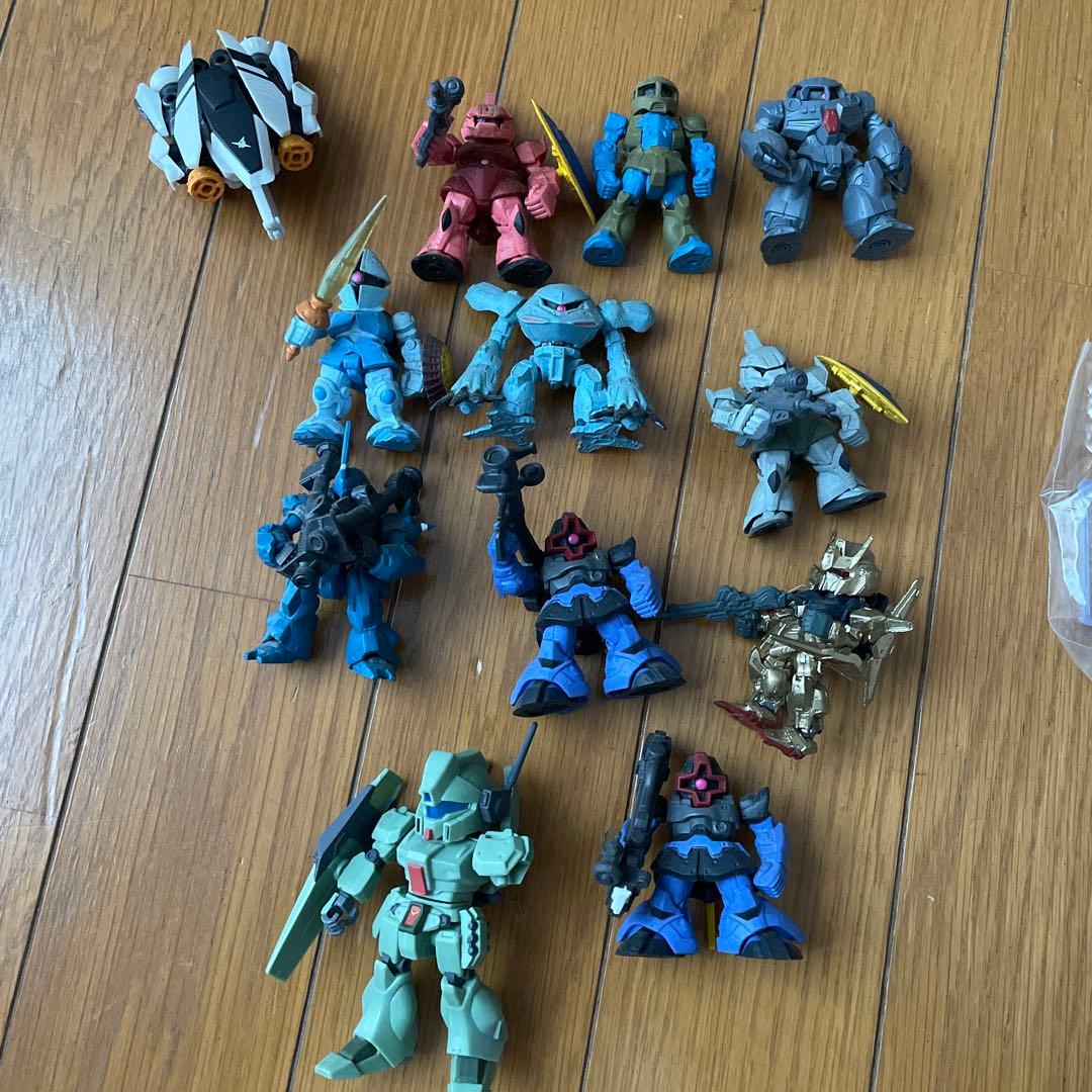 d*3様 【超お得】ガンダム　フィギュア　未開封２８個　＆　おまけ付き　塗装など