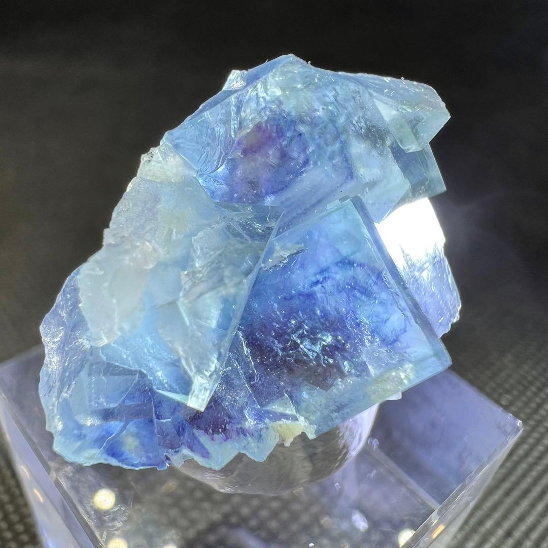 ヤオガンシャン産　ブルーパープルファントムフローライト　テリ、ツヤ抜群