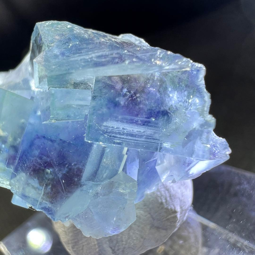 ヤオガンシャン産　ブルーパープルファントムフローライト　テリ、ツヤ抜群