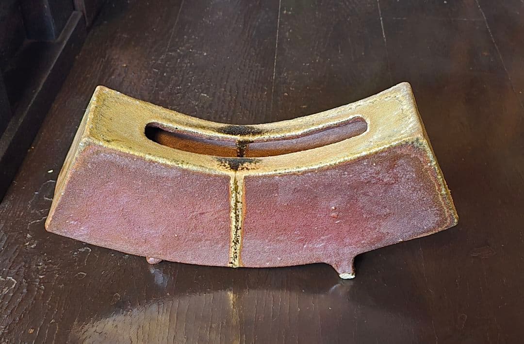 越前自然釉扇花入幅22.5cm