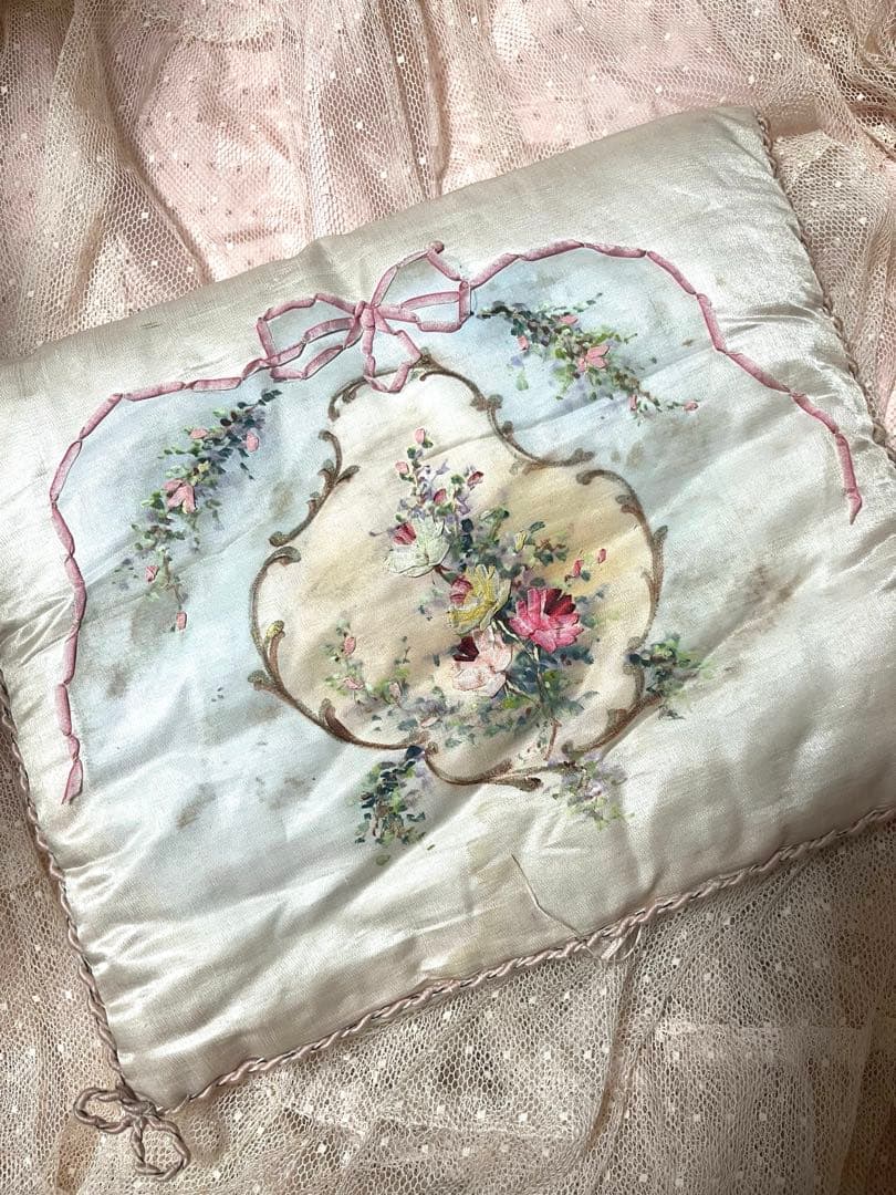 お値下げ　フランスアンティーク リボン シルク ハンキーケース 花柄