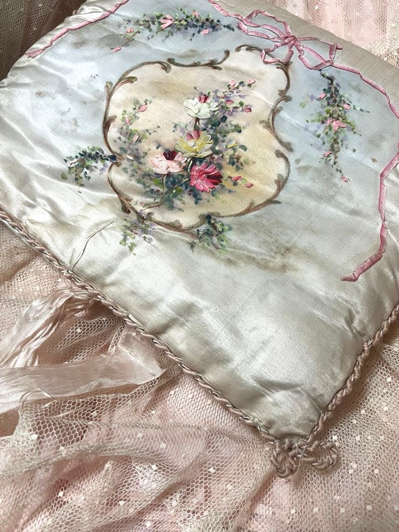 お値下げ　フランスアンティーク リボン シルク ハンキーケース 花柄