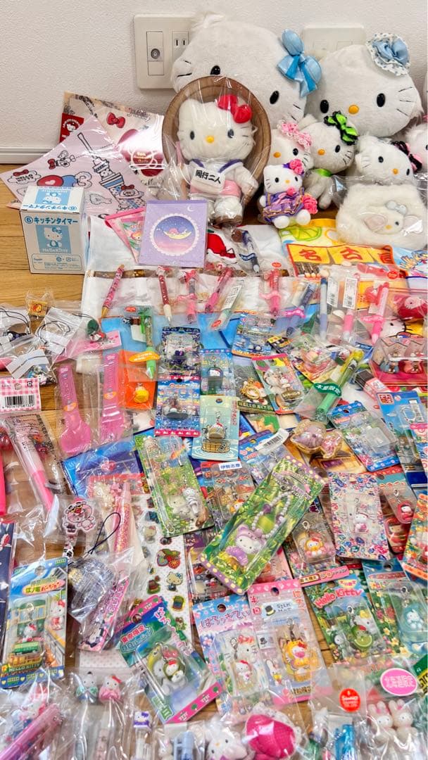 サンリオご当地キティ、ハローキティボールペン ぬいぐるみ その他　大量まとめ