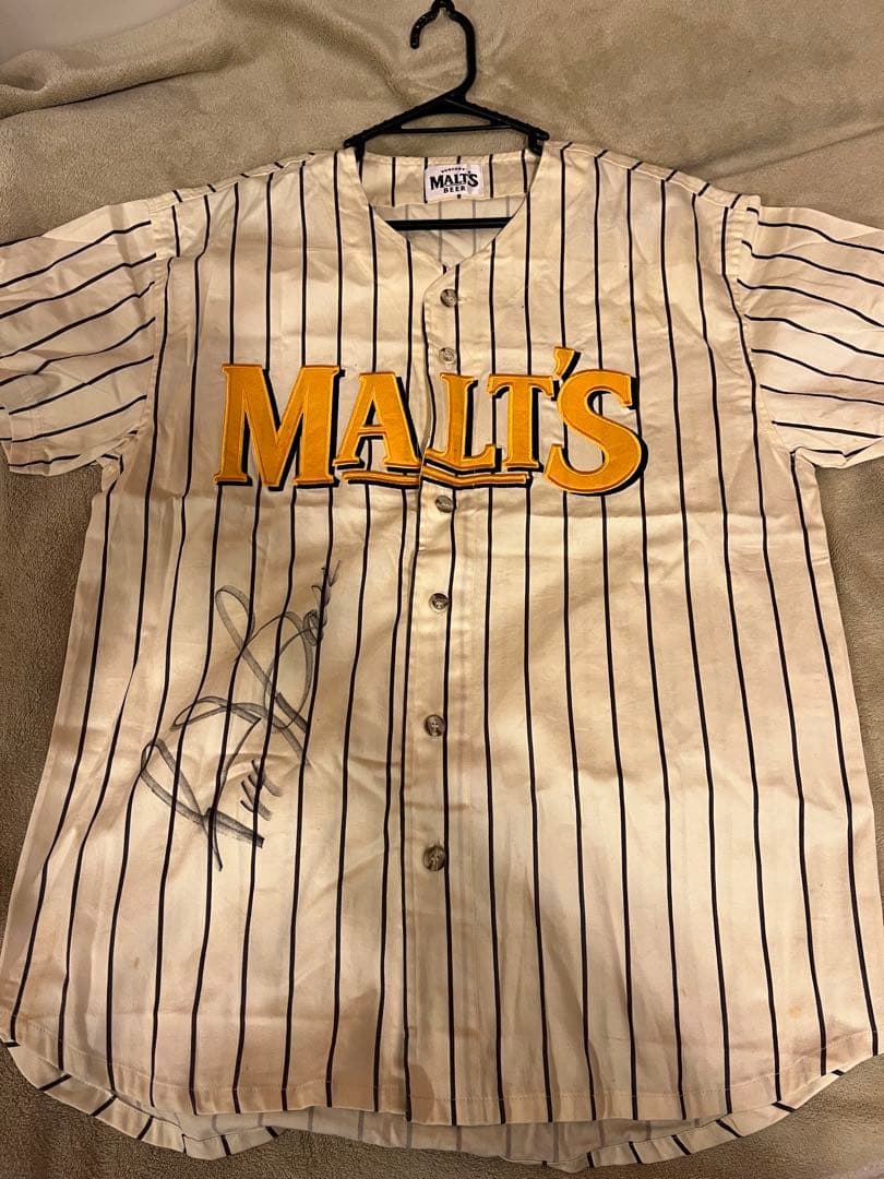 阪神タイガース　ランディ・バース選手の直筆サイン入り　MALT’S（モルツ）