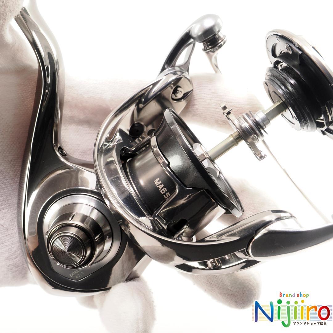 【新品同様】22 EXIST イグジスト LT5000-CXH スピニングリール