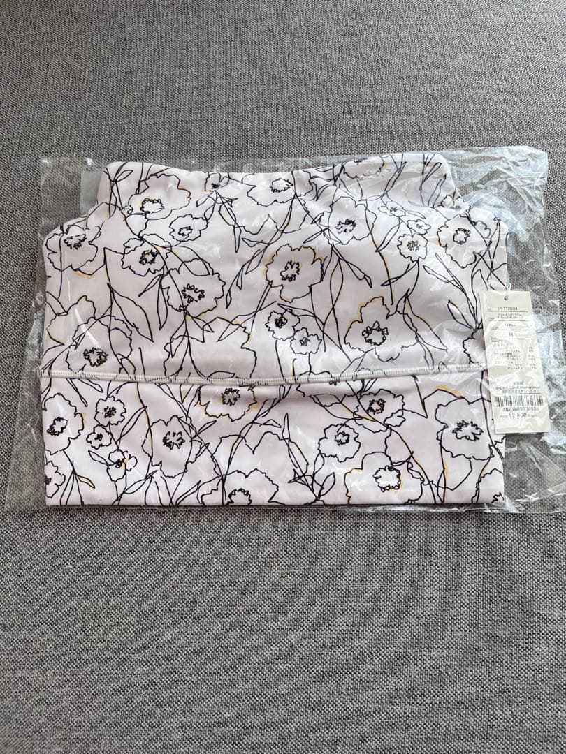 値下げ中Sukala 新品未開ドローイングフラワータンクトップトップのみM