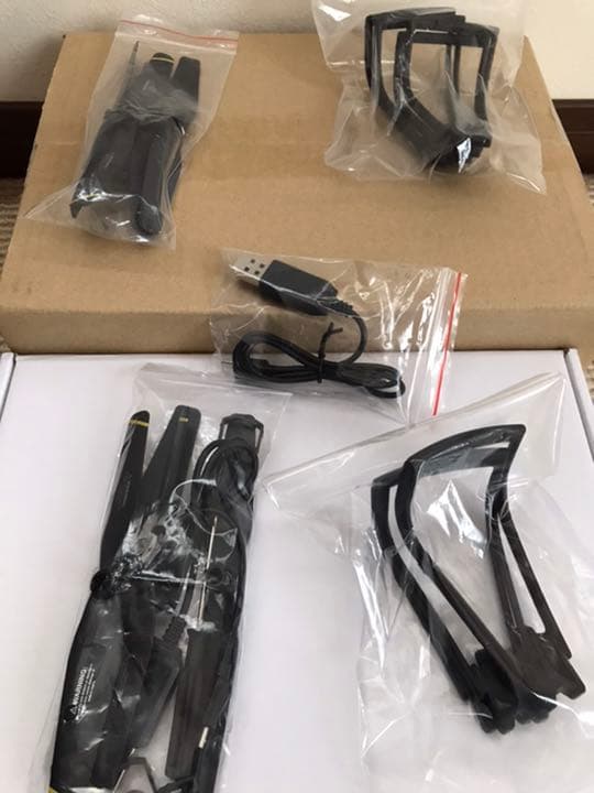 ドローンSG700D ダブルカメラ高画質1080P スマホ操作日本語説明書付き