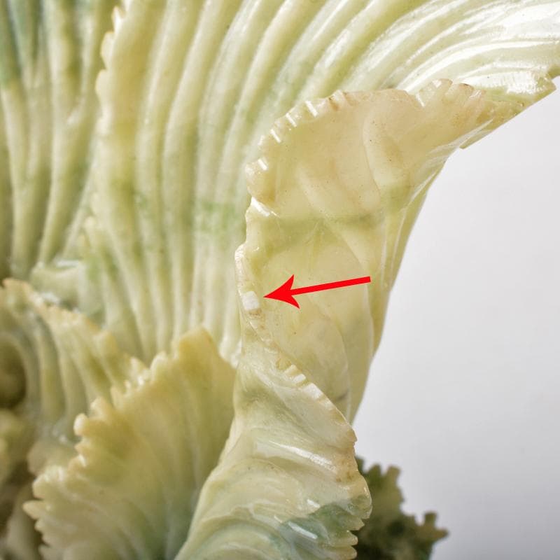 中国　玉石翡翠彫刻　白菜　置物　約2.4kg　金線象嵌唐木台付　V　R6549B