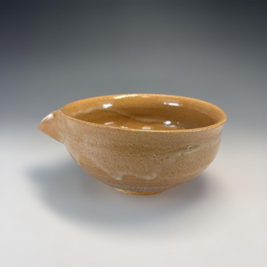 【中古品】岡本作礼造　奥高麗片口茶碗　繋駒写