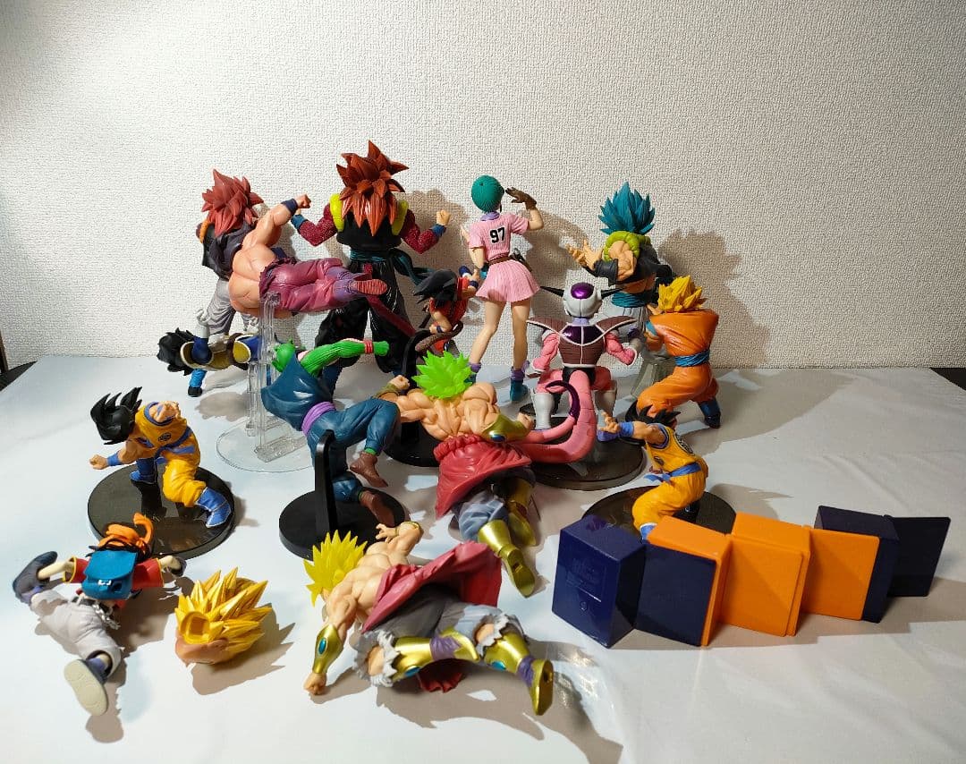 ☆　ドラゴンボールフィギュア　まとめ売り　ゴジータ　孫悟空　ベジータ　ブルマ　他