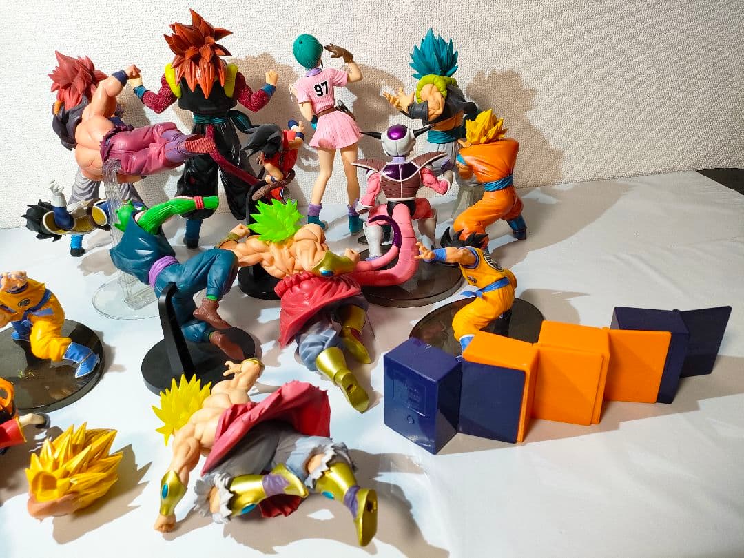 ☆　ドラゴンボールフィギュア　まとめ売り　ゴジータ　孫悟空　ベジータ　ブルマ　他