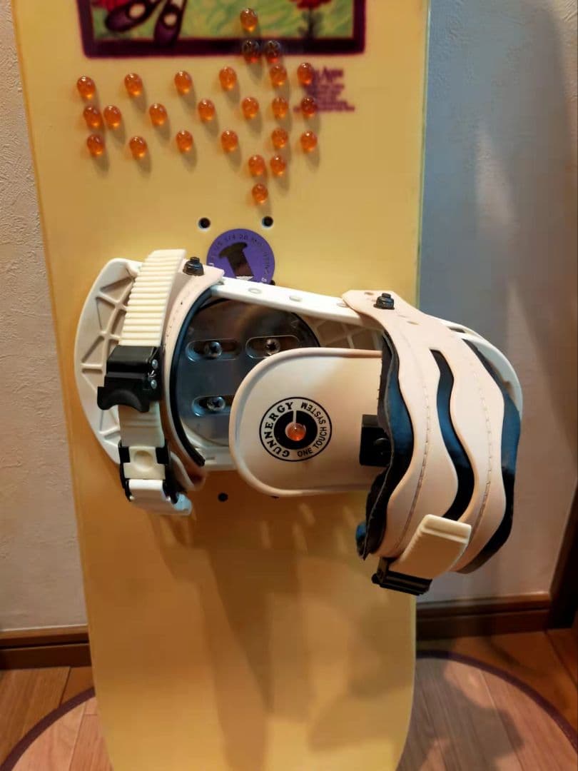 LIB technologiesスノーボード、GUNNERGYビンディング