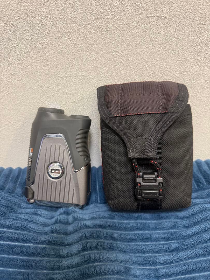 Bushnell Pro X 3 距離計　ブリーフィングケース、電池3個付き