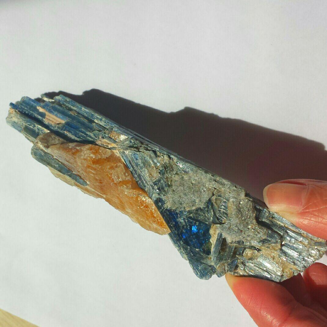 カイヤナイト　藍晶石　原石　鉱物