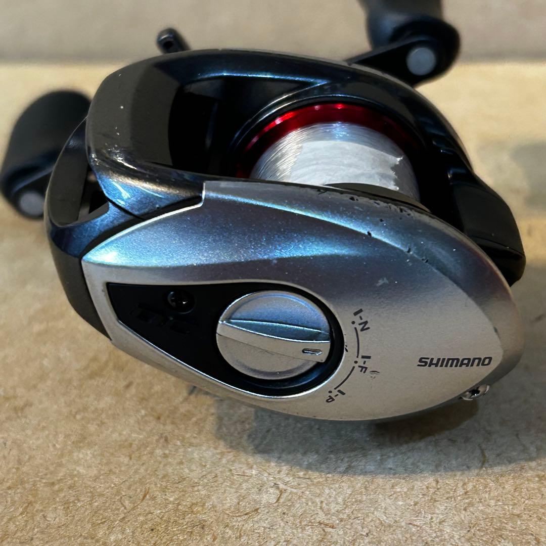 シマノ スコーピオンDC7 右ハンドル ベイトリール