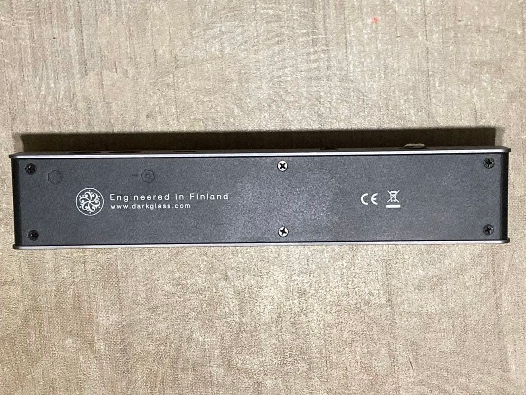 Darkglass Infinity と MIDIfootswitch のセット