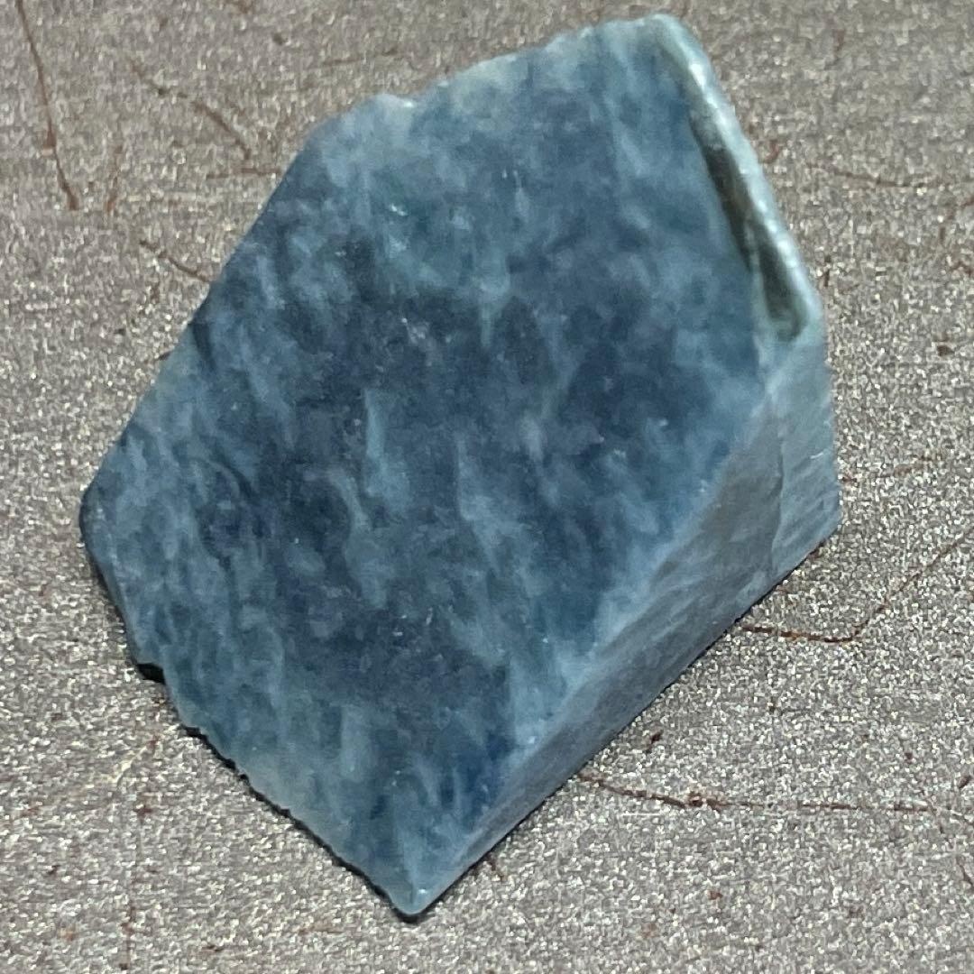 紺色　入りコン沢翡翠1g 糸魚川　ヒスイ　ひすい