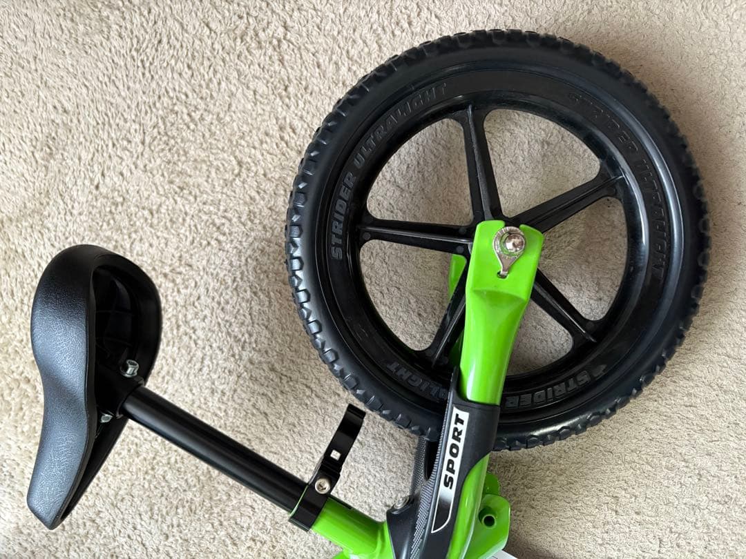 送料込み　ストライダー　スポーツ　12 グリーン　ストライダージャパン　正規