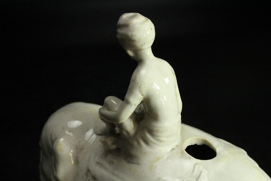 白磁 象乗 置物(K-LC875)