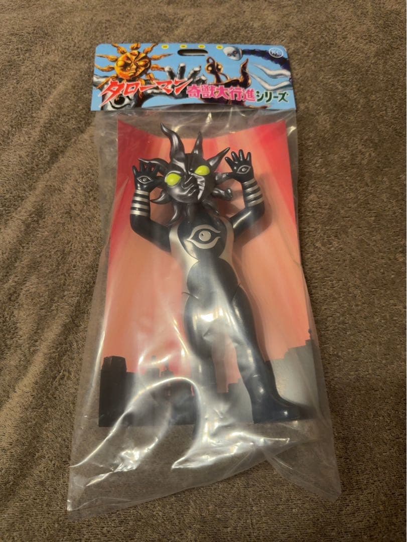 【新品未開封】超復刻版タローマンソフビ人形 ブラックタローマン