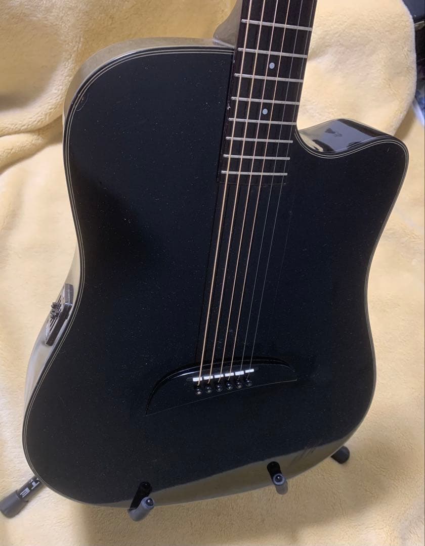 T*i様 【傷あり】K. Yairi エレアコ 型番不明 サウンドホール無し　黒