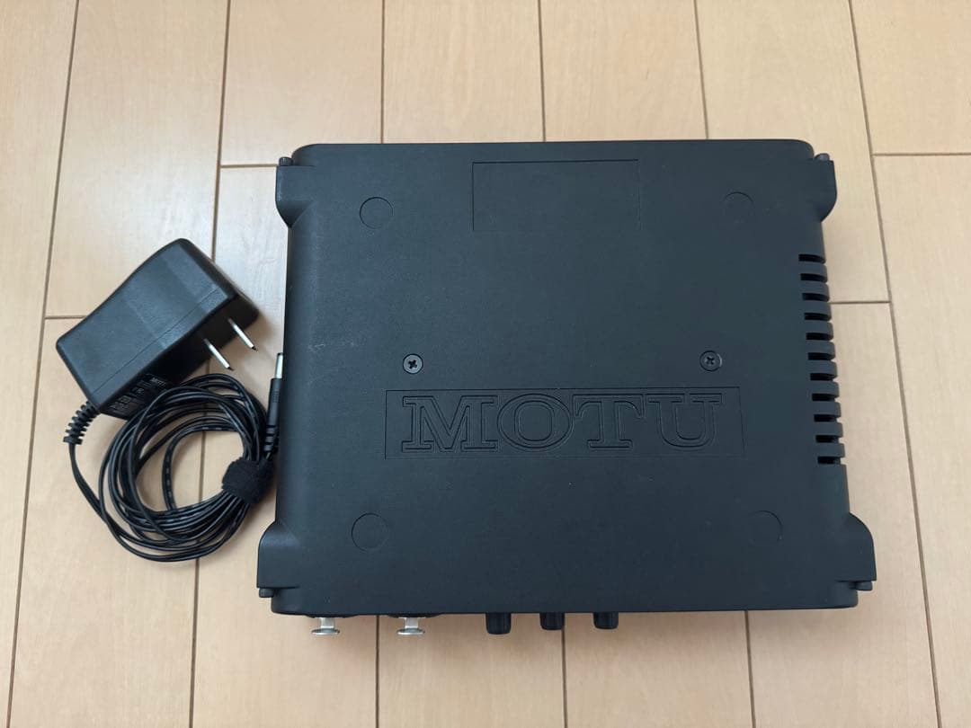 MOTU UltraLite mk4　USBオーディオインターフェイス